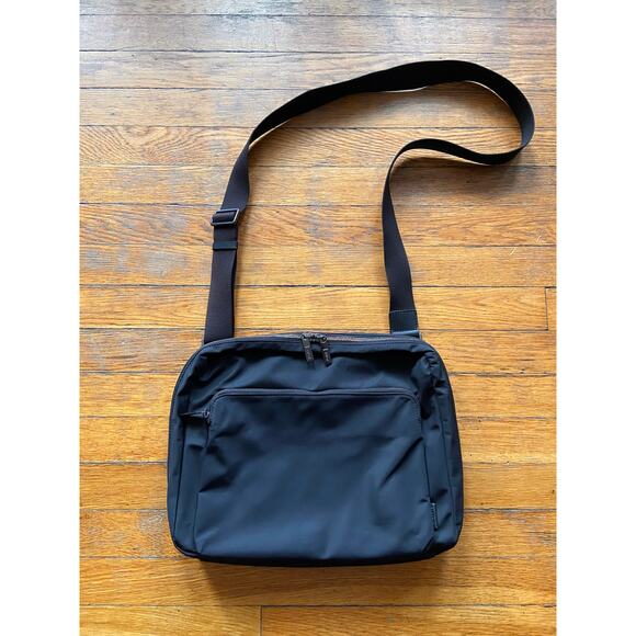 AWAY Black Padded Laptop Crossbody Bag w/Pass Thru Sleeve - Picture 1 of 12